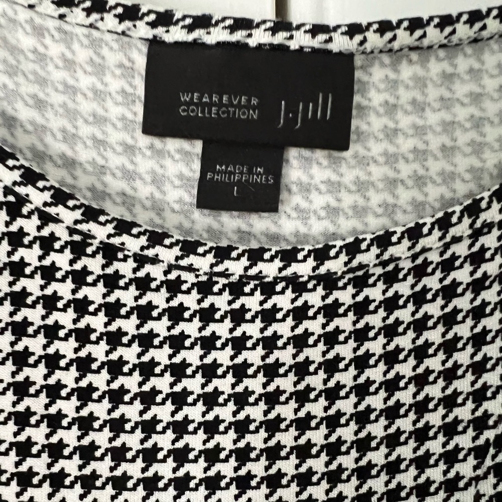 J Jill Wearever tank. Herringbone pattern!